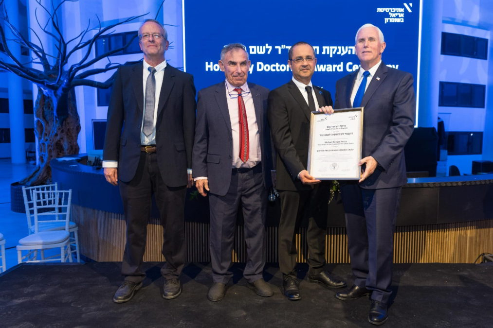 Mike Pence y David Friedman reciben doctorados honoríficos de una universidad israelí