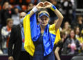 El mundo del deporte se tiñe de azul y amarillo en apoyo a Ucrania