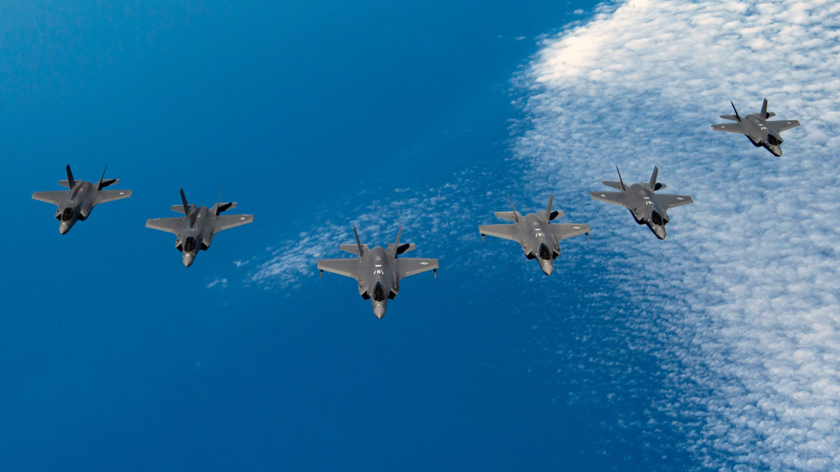 Aviones de combate F-35 de Israel, Estados Unidos y Reino Unido participan en un ejercicio aéreo sobre el Mar Mediterráneo, el 25 de junio de 2019. (Fuerzas de Defensa de Israel)
