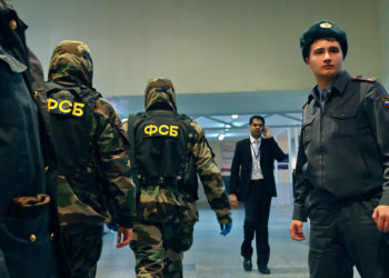 Jefe del espionaje ruso es detenido y los funcionarios están divididos por la invasión de Ucrania