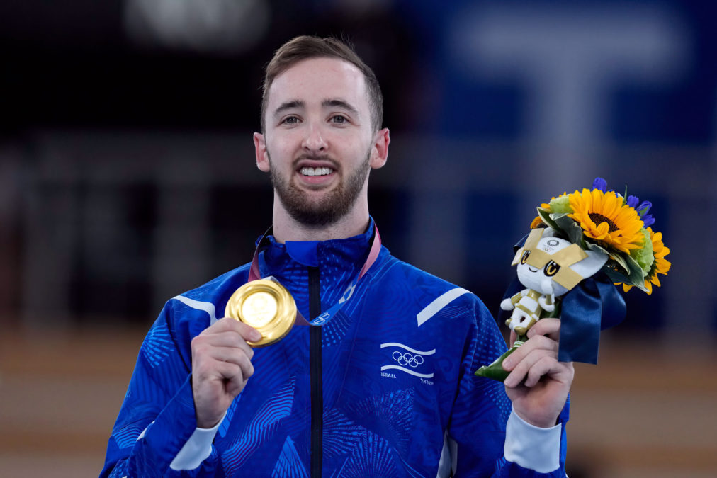 Gimnasta israelí Artem Dolgopyat se lleva el oro en la Copa del Mundo de El Cairo