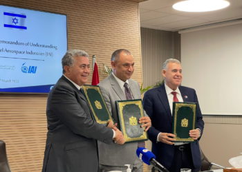 IAI firma un acuerdo para colaborar con la industria aeronáutica y espacial de Marruecos
