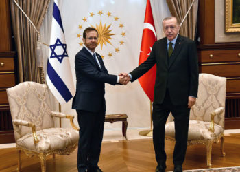Herzog se reúne con Erdoğan en el palacio presidencial de Ankara