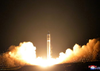 Kim de Corea del Norte ordenó el lanzamiento de un “nuevo” tipo de ICBM