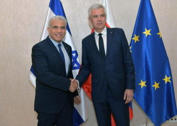 Lapid dice que Israel no será una vía para que Rusia eluda las sanciones