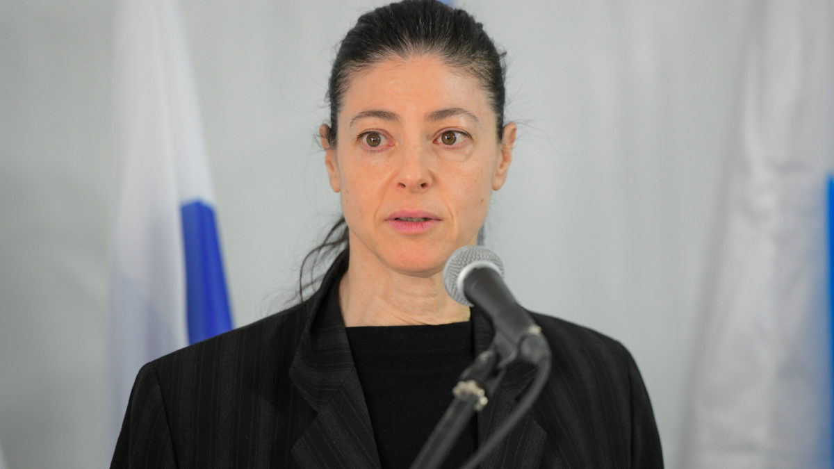 La ministra de Transporte Merav Michaeli en Tel Aviv, el 22 de febrero de 2022. (Avshalom sassoni/Flash90)