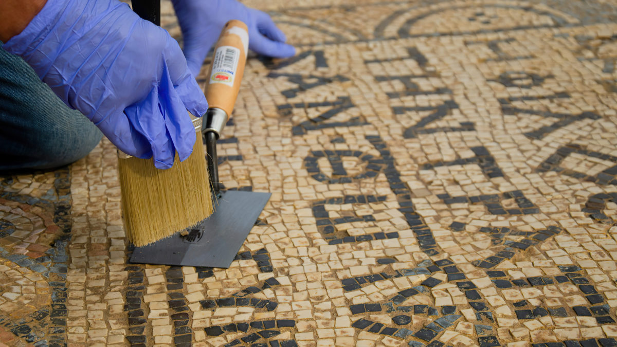 El mosaico más antiguo dedicado a Jesús en Israel podría salir pronto de prisión