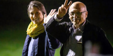 Dos británicos-iraníes aterrizan en el Reino Unido tras años encarcelados en Irán