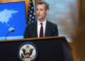 El portavoz del Departamento de Estado de EE. UU., Ned Price, habla durante una conferencia de prensa en el Departamento de Estado, el 10 de marzo de 2022, en Washington, DC. (Manuel Balce Ceneta/Pool/AFP)