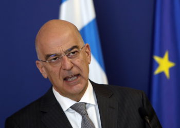 Ministro de Asuntos Exteriores griego quiere escoltar la ayuda a Mariupol