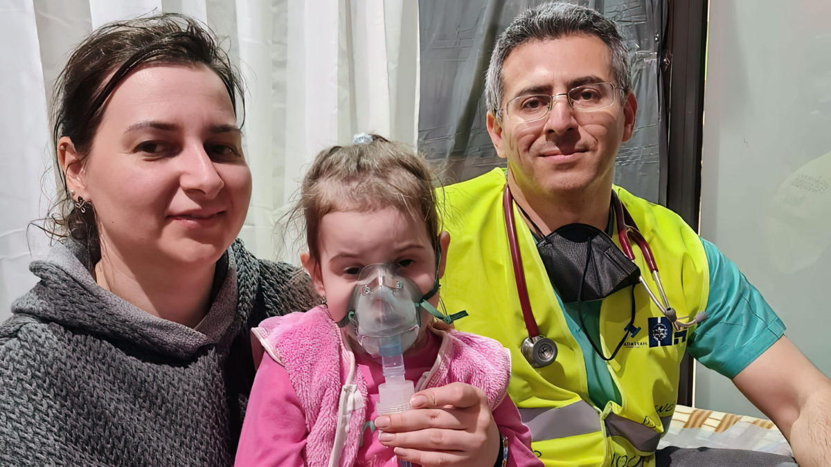 Un médico israelí salva la vida de una niña ucraniana de 4 años que padece un raro trastorno genético