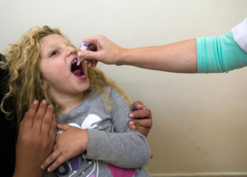 Médicos advierten de la amenaza de un “brote” de poliomielitis en Israel