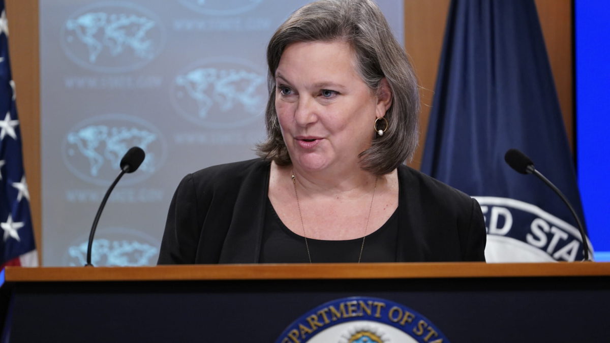 La subsecretaria de Asuntos Públicos del Departamento de Estado, Victoria Nuland, habla durante una sesión informativa en el Departamento de Estado en Washington, el 27 de enero de 2022. (Susan Walsh/AP)