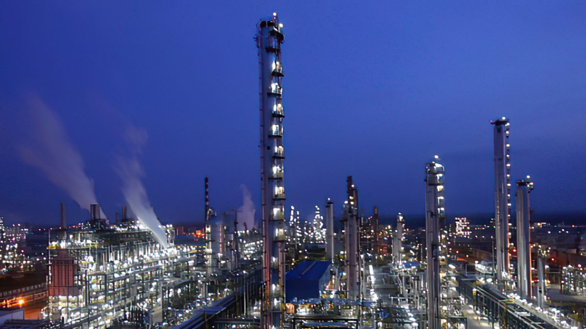 China pide a las refinerías estatales que detengan las exportaciones de gasolina y diésel