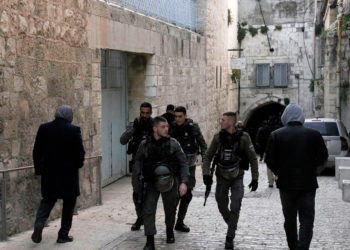 Dos policías heridos en un ataque islamista de apuñalamiento