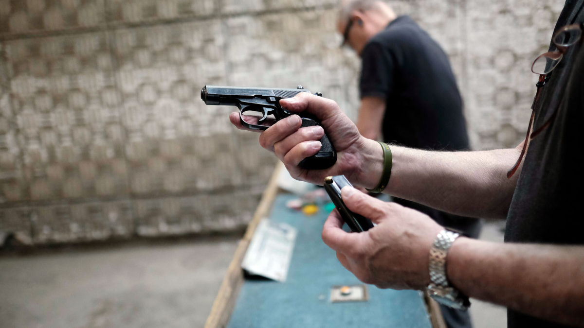 En medio de la ola de terror: las solicitudes de licencias de armas de fuego se disparan un 2.500 %