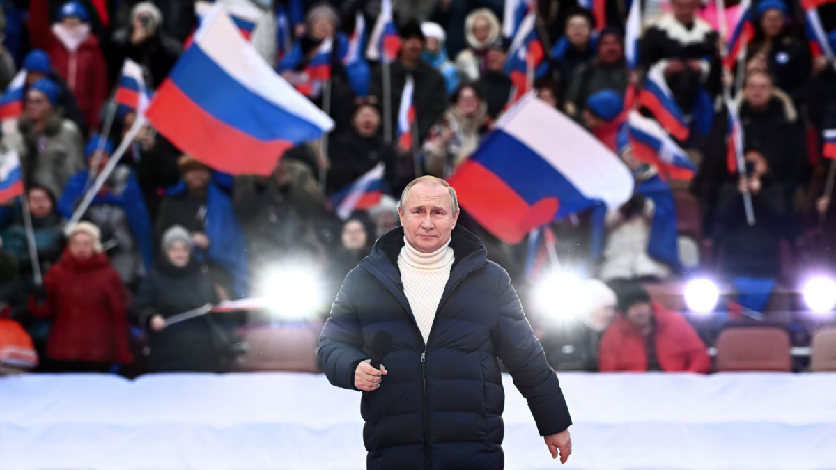 Putin aparece en un gran mitin a favor de la guerra: entre informes de que algunos asistentes fueron presionados para acudir