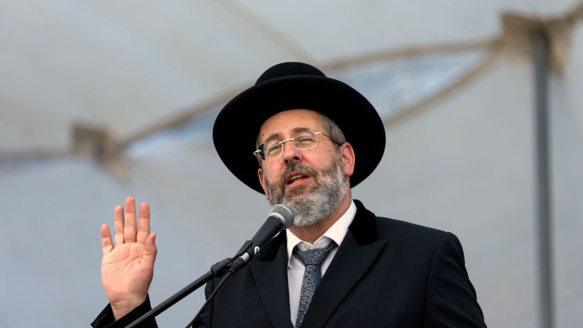 Rabino jefe Lau: Israel debe “abrir la puerta” a los refugiados ucranianos