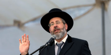 Rabino jefe Lau: Israel debe “abrir la puerta” a los refugiados ucranianos