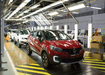 Renault suspende el trabajo en la fábrica de Moscú
