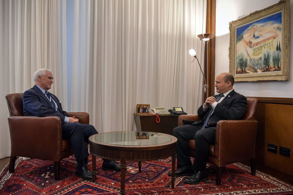 Bennett habla con Pence sobre Ucrania y del acuerdo nuclear