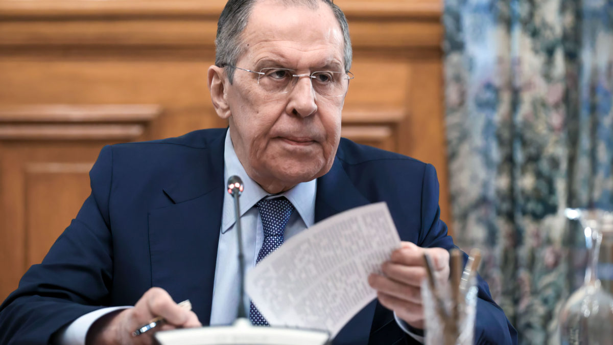 Ministro de Exteriores ruso acusa a Occidente de considerar una guerra nuclear