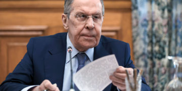Ministro de Exteriores ruso acusa a Occidente de considerar una guerra nuclear