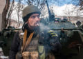El ejército ucraniano dice que atacó a los rusos en el aeropuerto de Kherson