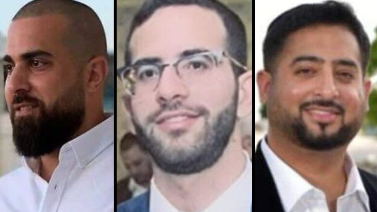 Tres de las víctimas del atentado mortal del 29 de marzo de 2022 en Bnei Brak, de izquierda a derecha Amir Khoury, Avishai Yehezkel y Ya'akov Shalom (Cortesía)
