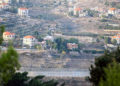 Un ciudadano israelí cruza el Líbano antes de volver a la valla fronteriza