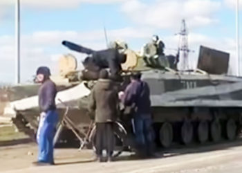 Ucranianos bromean sobre las implicaciones fiscales de los tanques rusos capturados