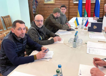 Inician las conversaciones entre Ucrania y Rusia en la frontera entre Bielorrusia y Polonia