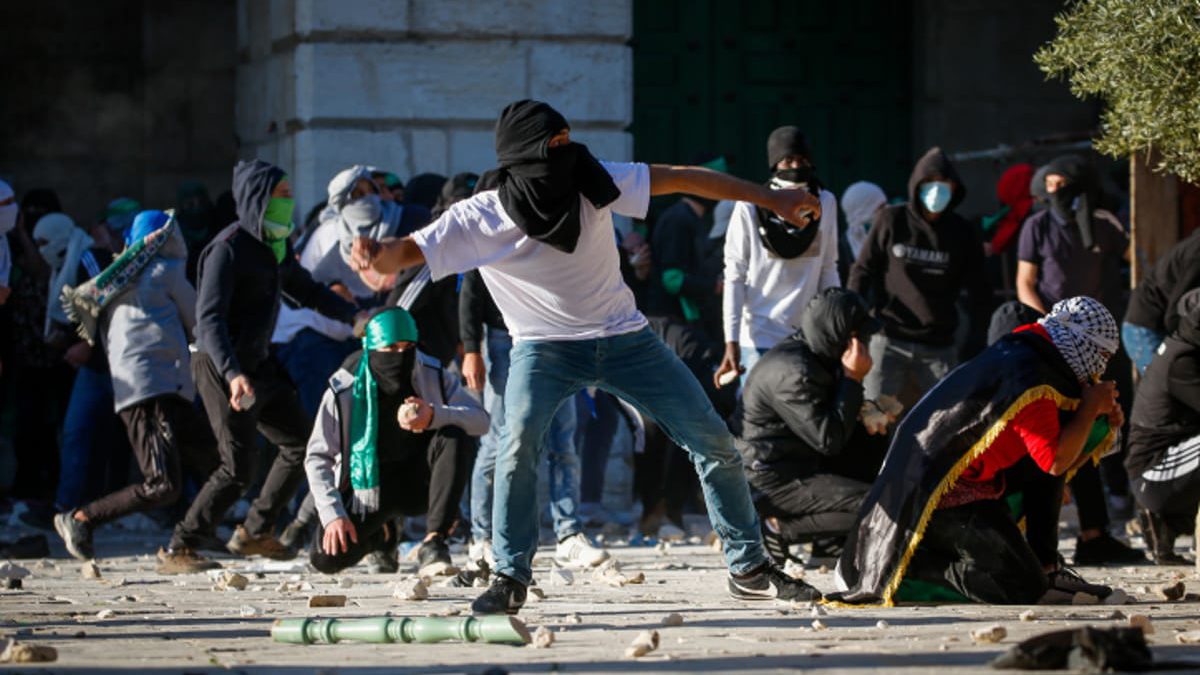 Musulmanes desatan la violencia en la reapertura del Monte del Templo a los judíos