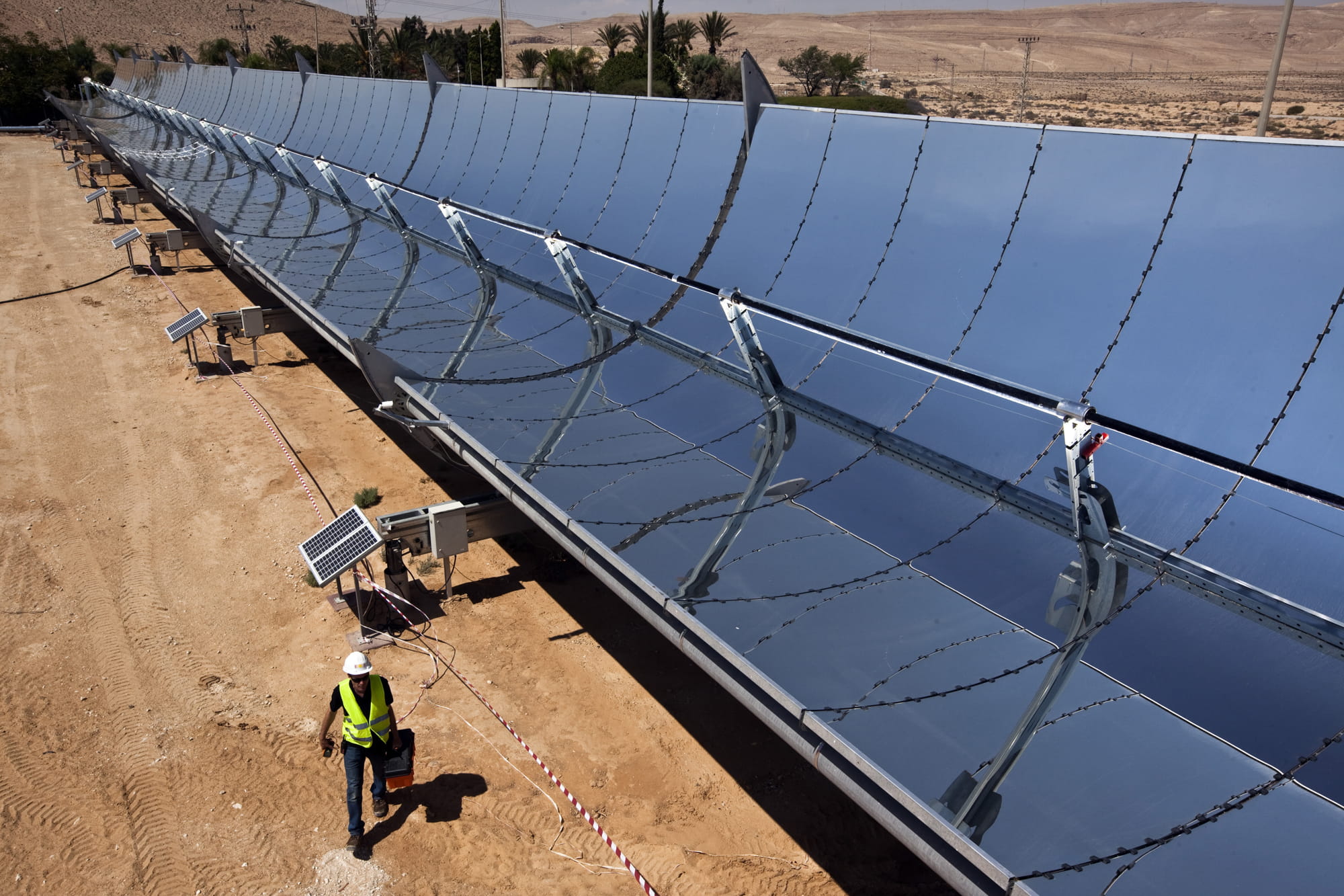 Científicos de Stanford crean paneles solares que funcionan de noche