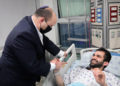 Bennett visita a las víctimas del atentado terrorista de Tel Aviv