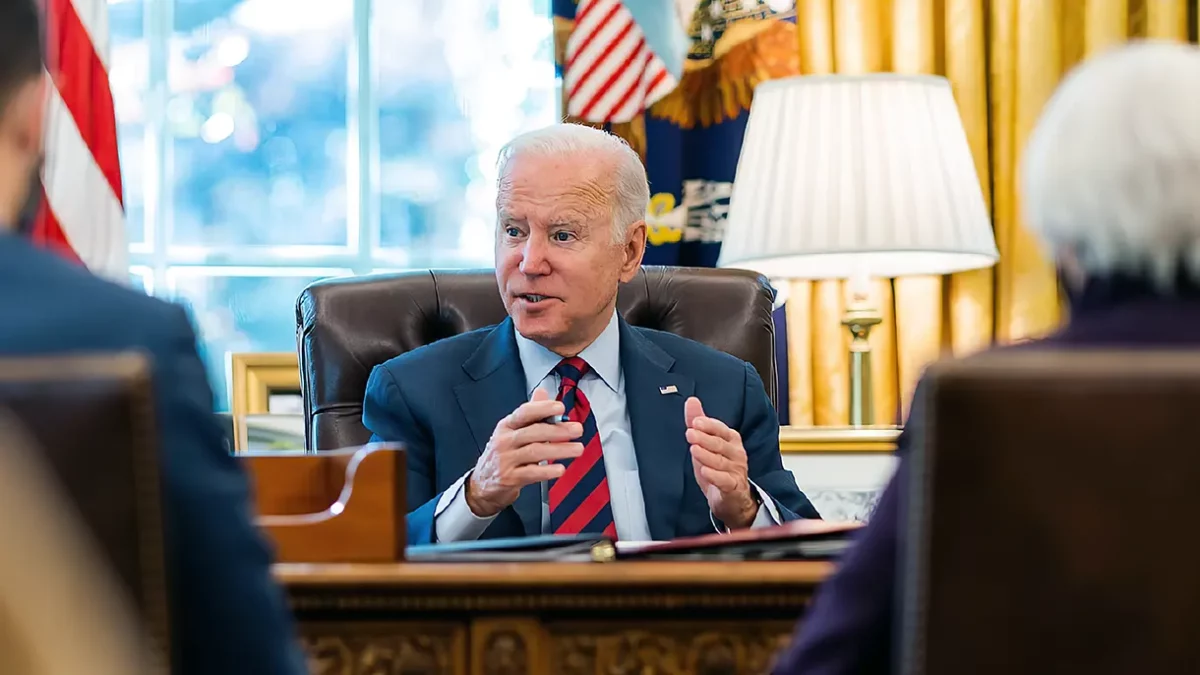 Biden propone una ayuda de 33.000 millones de dólares a Ucrania