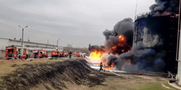 Explosiones de los depósitos de combustible en Rusia pondrán a prueba la logística de las tropas
