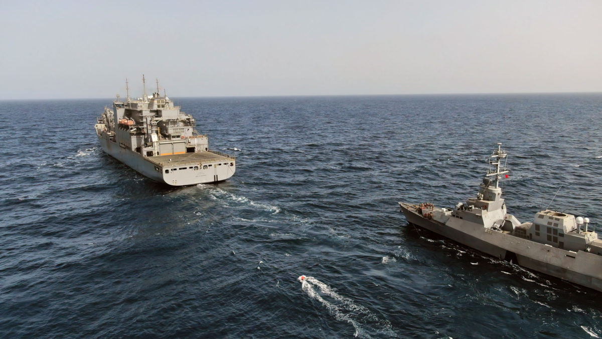 Por primera vez, los buques de guerra israelíes practican el reabastecimiento de combustible desde un petrolero estadounidense en el Mar Rojo