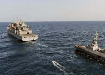 Por primera vez, los buques de guerra israelíes practican el reabastecimiento de combustible desde un petrolero estadounidense en el Mar Rojo