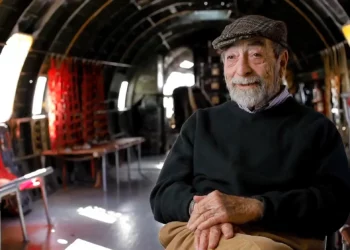 Harold Livingston, fundador de la IAF y guionista de Star Trek, muere a los 97 años