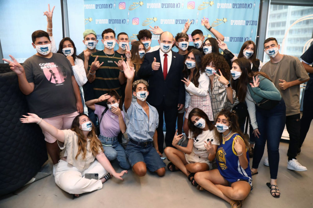 Influencers de Israel conectan a jóvenes con supervivientes del Holocausto a través de Instagram