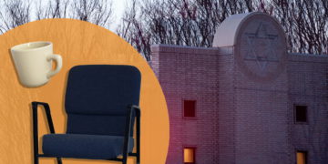La silla que un rabino de Texas lanzó a su secuestrador se dirige a un museo