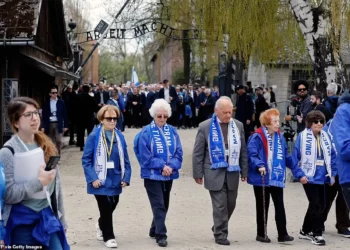 Miles de personas participan en la Marcha de los Vivos de Auschwitz: tras dos años de pausa pandémica