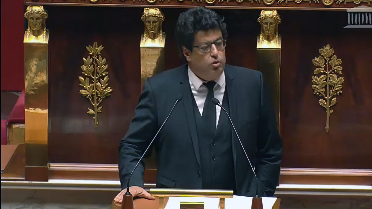El diputado Meyer Habib habla en la Asamblea Nacional en París, el 28 de noviembre de 2014. (captura de pantalla)