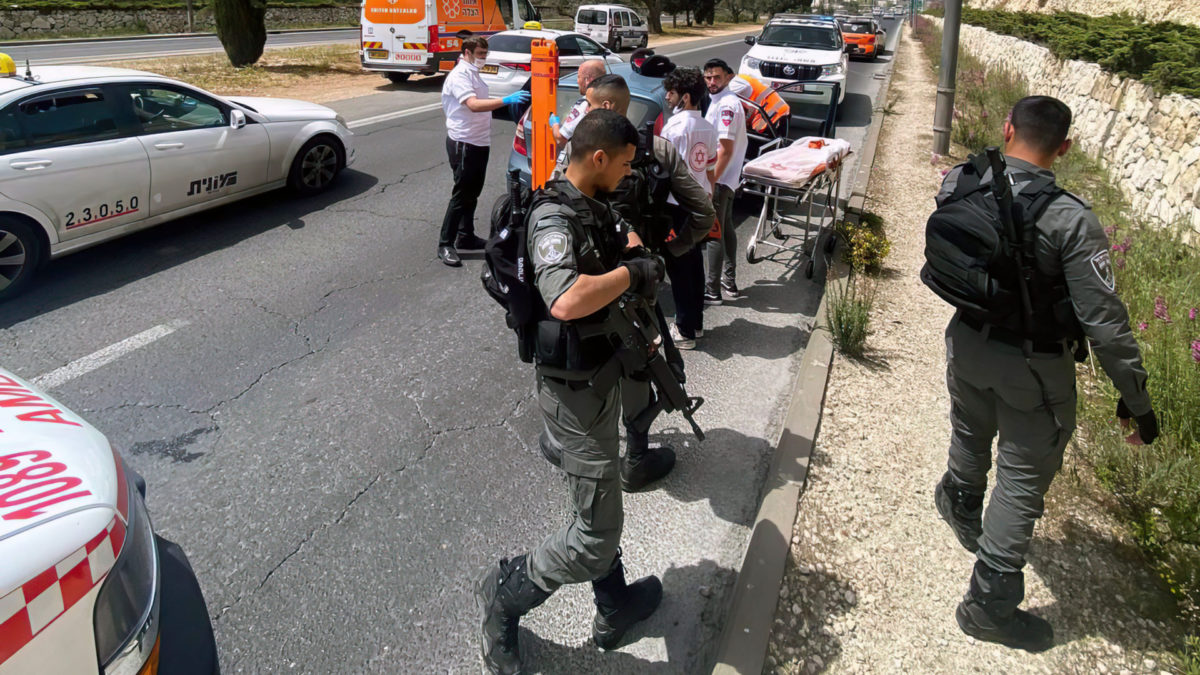 5 heridos en un accidente tras un ataque palestino con piedras en Jerusalén