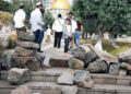 Musulmanes bloquean los caminos al Monte del Templo con piedras
