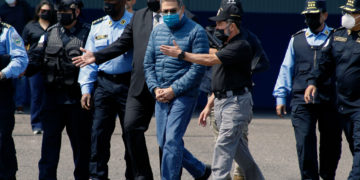 Expresidente hondureño Hernández es extraditado a EE. UU. por cargos de narcotráfico