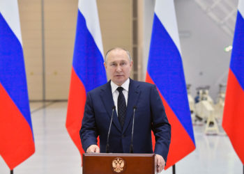 El ejército ruso amenaza con atacar los “centros de decisión” de Kiev