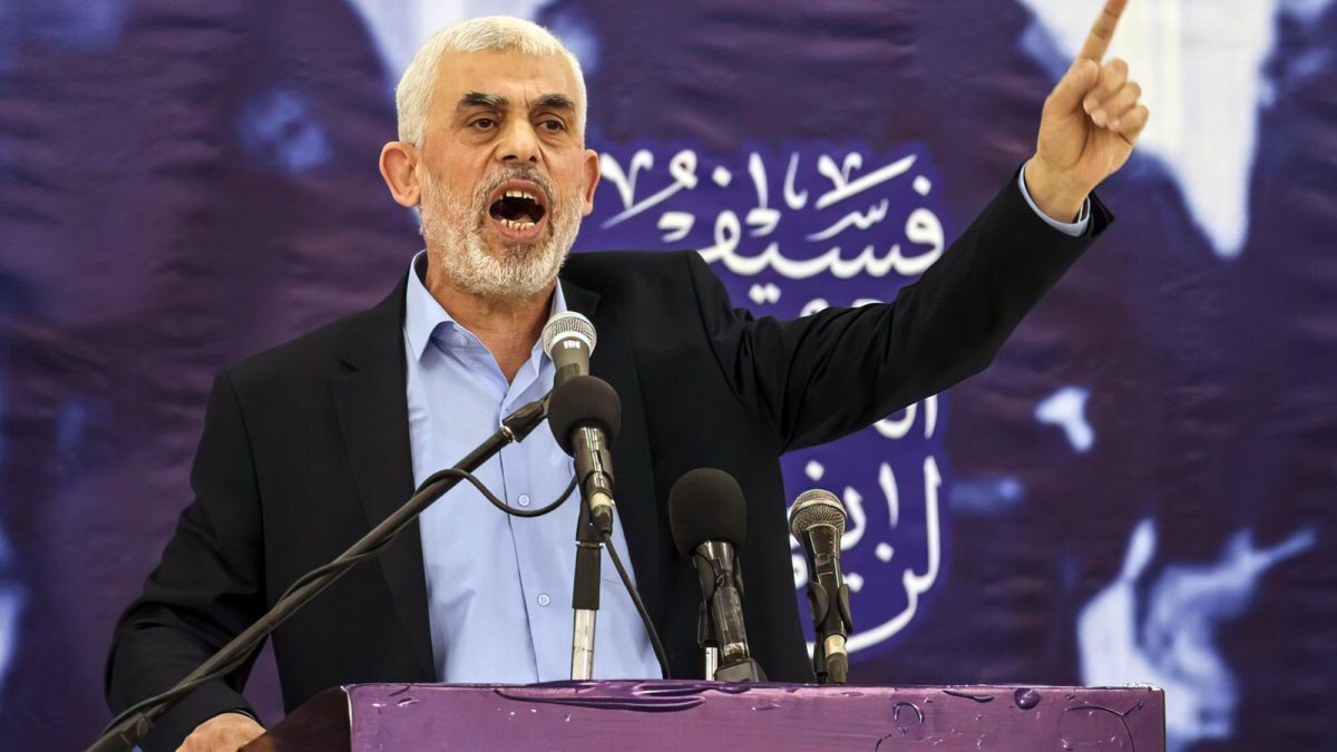 Líder de Hamás sale de su escondite tras un año y amenaza a Israel