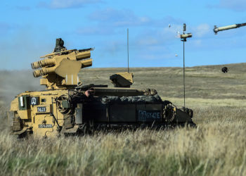 Stormer: El vehículo blindado que el Reino Unido está enviando a Ucrania para luchar contra Rusia